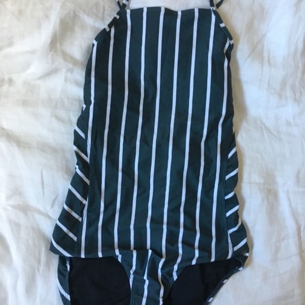 ALBION FIT Megan one-piece swimsuit NWT L